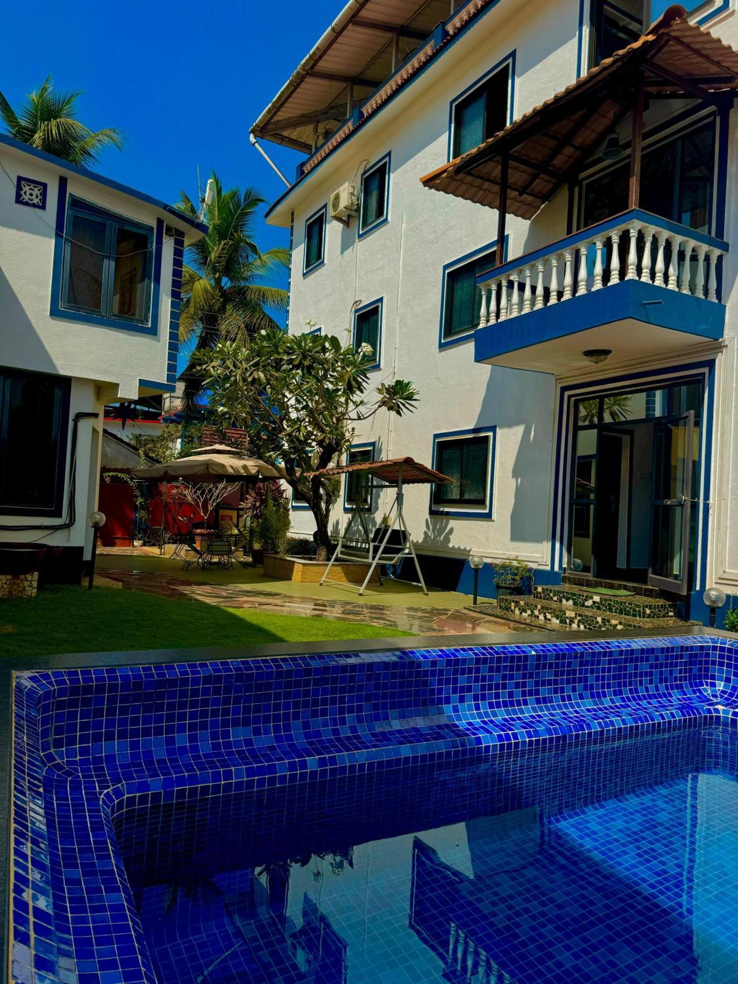 1Bhk Suites With Kitchen & Pool By Goaround Homes At 바가토르 외부 사진