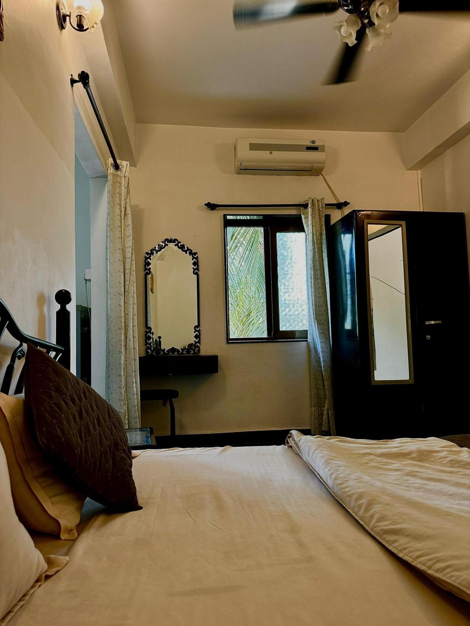 1Bhk Suites With Kitchen & Pool By Goaround Homes At 바가토르 외부 사진