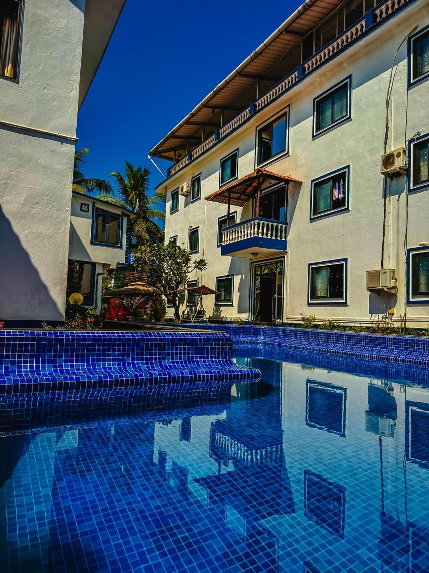 1Bhk Suites With Kitchen & Pool By Goaround Homes At 바가토르 외부 사진
